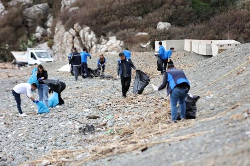 Marmaris&rsquo;te gen&ccedil;lerden "Mavi" temizlik