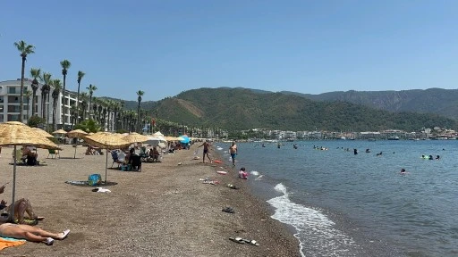 Marmaris&rsquo;te kavurucu sıcaklar etkisini artırdı