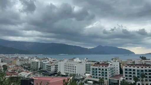 Marmaris&rsquo;te kuvvetli sağanak ve fırtına uyarısı