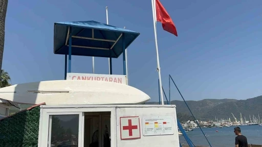 Marmaris’te Mavi bayraklı halk plajında cankurtaranlar göreve başladı

