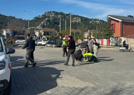 Marmaris&rsquo;te otomobil yayaya &ccedil;arptı, s&uuml;r&uuml;c&uuml; g&ouml;zaltına alındı
