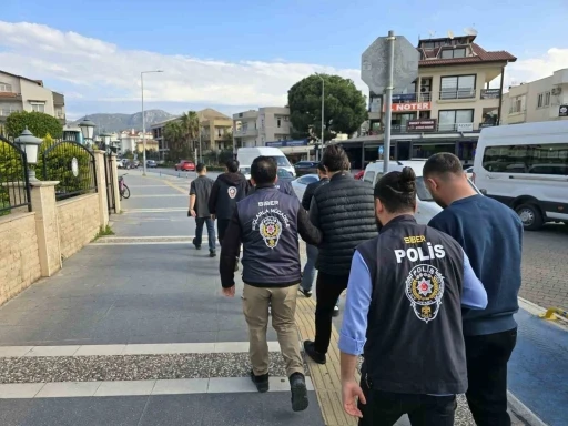 Marmaris&rsquo;te &rsquo;sahte bungalov&rsquo; şebekesi &ccedil;&ouml;kertildi: 8 g&ouml;zaltı
