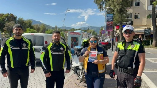Marmaris&rsquo;te s&uuml;r&uuml;c&uuml;lere hayat kurtaran bilgilendirme