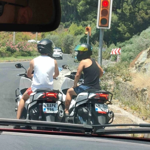 Marmaris’te tehlikeli motosiklet yolculuğuna ceza
