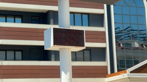 MARMARİS&rsquo;TE TERMOMETRELER 35 DERECEYİ G&Ouml;STERDİ