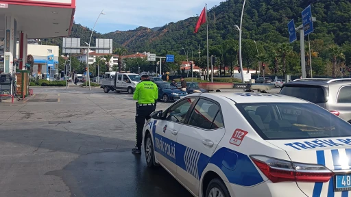 Marmaris&rsquo;te yılbaşı &ouml;ncesi trafik denetimleri sıklaştırıldı