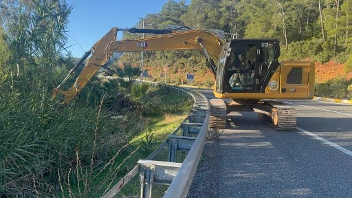 Marmaris&rsquo;te Yol Kenarlarında Yangın &Ouml;nlemi