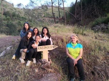 Marmarisli öğrenciler kitap hazırlamak için  tarihi rota oluşturdu
