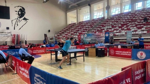 Masa tenisinin kalbi Eskişehir&rsquo;de attı: 120 sporcu kıyasıya yarıştı
