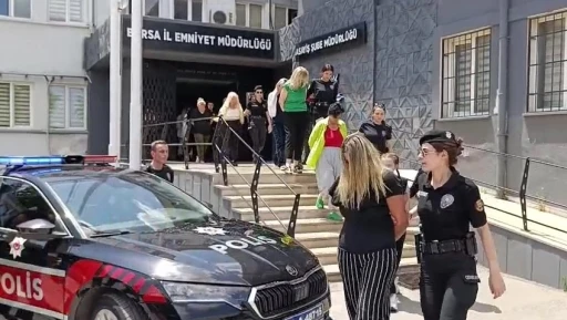 Masaj salonlarına yapılan operasyonda 15 gözaltı

