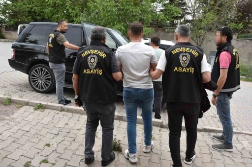 Masaj salonuna fuhuş operasyonu: 3 gözaltı
