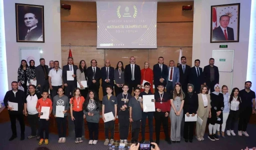 Matematik olimpiyatlarında başarılı öğrenciler ödüllendirildi
