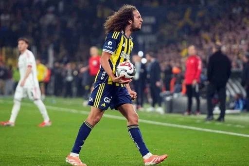 Matteo Guendouzi: "Fenerbah&ccedil;e formasını giydiğim s&uuml;rece elimden gelen her şeyi vereceğim"
