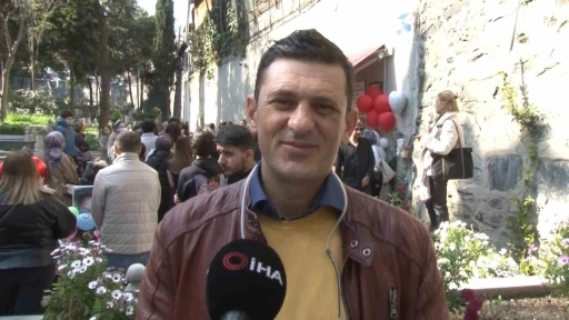 Mattia Ahmet Minguzzi&rsquo;nin ailesi, doğum g&uuml;n&uuml; olan 23 Nisan&rsquo;da &ccedil;ocuklarının mezarını ziyaret etti
