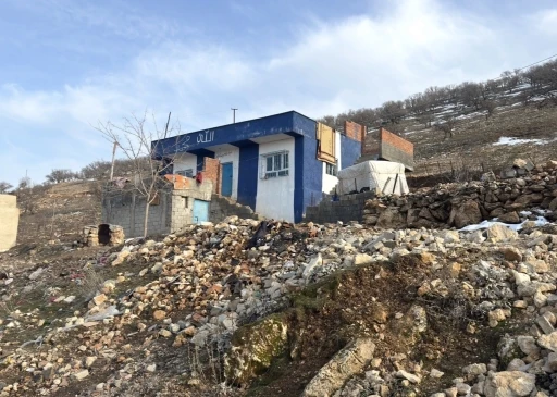 Mazıdağı&rsquo;nda 16 yaşındaki kızın &ouml;l&uuml;m&uuml;yle ilgili baba tutuklandı, ağabey serbest bırakıldı
