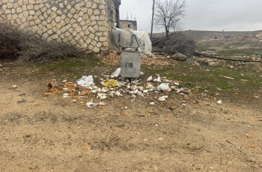 Mazıdağı&rsquo;nda vatandaşlardan toplanmayan &ccedil;&ouml;plere tepki
