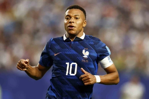 Mbappe ve Haaland golleriyle, &uuml;lkelerini son 32 turuna taşıdı
