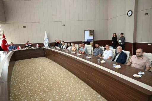 MCB&Uuml;&rsquo;de "Engelsiz &Uuml;niversite" vurgusu
