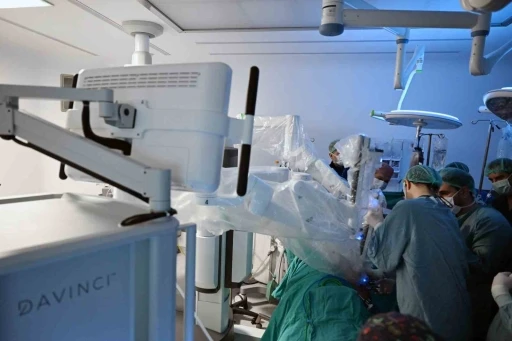 MCB&Uuml; Hafsa Sultan Hastanesi&rsquo;nde Robotik Cerrahi d&ouml;nemi başladı
