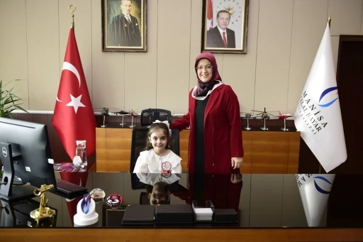 MCB&Uuml; Rekt&ouml;rl&uuml;ğ&uuml;nde 23 Nisan coşkusu
