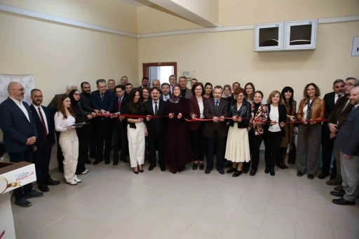 MCB&Uuml;SEM&rsquo;de yeni bilgisayar laboratuvarı hizmete a&ccedil;ıldı
