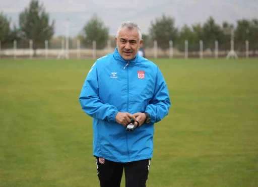Mehmet Altıparmak: &quot;Manisa FK maçı final niteliğinde&quot;
