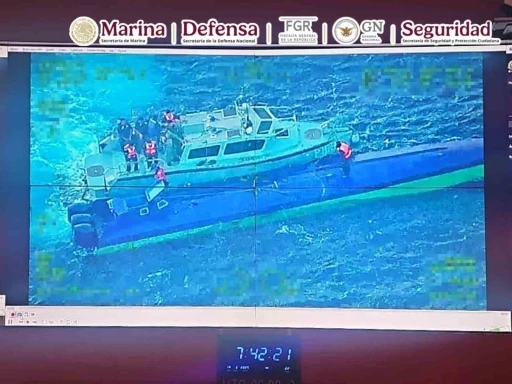 Meksika Donanması, yaklaşık 4 ton uyuşturucu taşıyan denizaltıyı ele ge&ccedil;irdi
