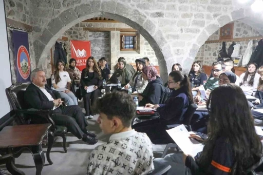 Melikgazi Belediyesi gen&ccedil;lerin hayallerine imza atmaya devam ediyor
