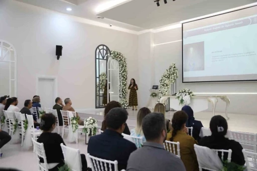 Melikgazi Belediyesi’nden Evlilikte İletişim semineri
