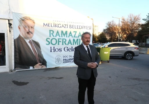 Melikgazi Belediyesi Ramazan ayının bereketini iftar &ccedil;adırlarında paylaşıyor
