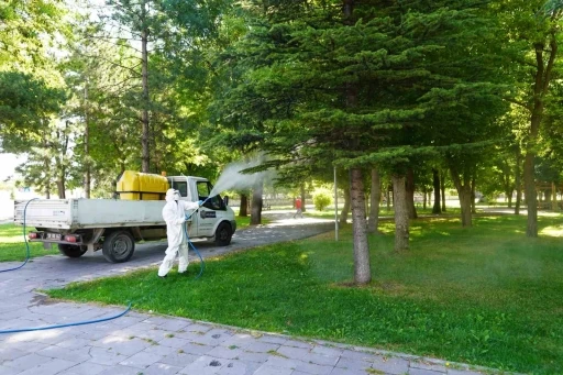 Melikgazi&rsquo;de 58 mahallede ila&ccedil;lama &ccedil;alışmaları devam ediyor
