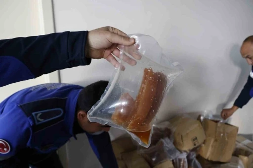 Menşei belirsiz 100 kilogramlık kabak tatlısı imha edildi
