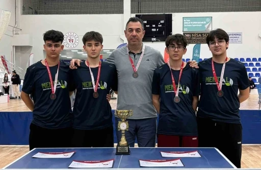 Menteşe Anadolu Lisesi&rsquo;nden Masa Tenisinde T&uuml;rkiye &uuml;&ccedil;&uuml;nc&uuml;l&uuml;ğ&uuml;
