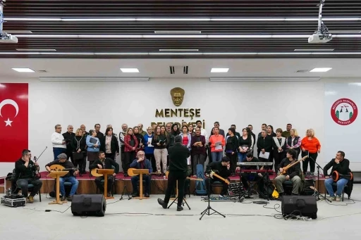Menteşe Belediye Korosu Barış Man&ccedil;o repertuvarıyla sahne alıyor
