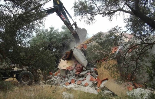Menteşe Belediyesinden imara aykırı yapılara geçit yok
