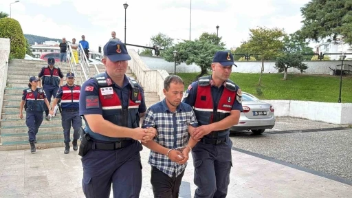 Menteşe&rsquo;de akrabasını &ouml;ld&uuml;ren zanlı tutuklandı
