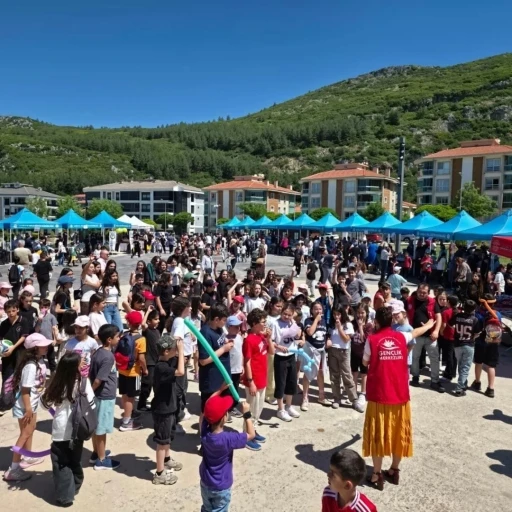 Menteşe&rsquo;de &ccedil;ocuk şenliği coşkusu
