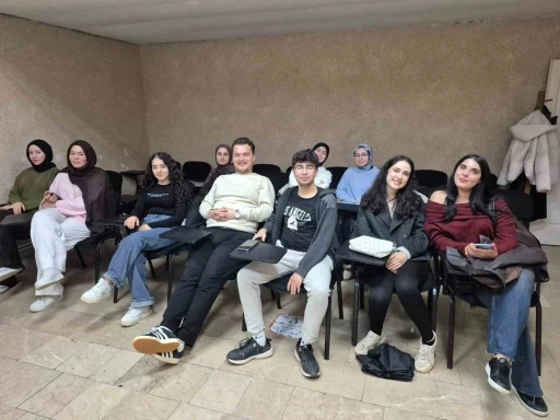 Menteşe&rsquo;de, gen&ccedil;ler "Kendini Keşfet" programı ile etkili iletişim eğitimi tamamlandı
