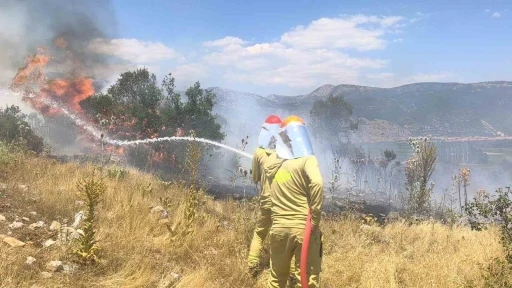 Menteşe&rsquo;de makilik yangını
