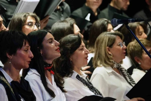 Menteşe Korosu Barış Man&ccedil;o&rsquo;yu konser ile andı
