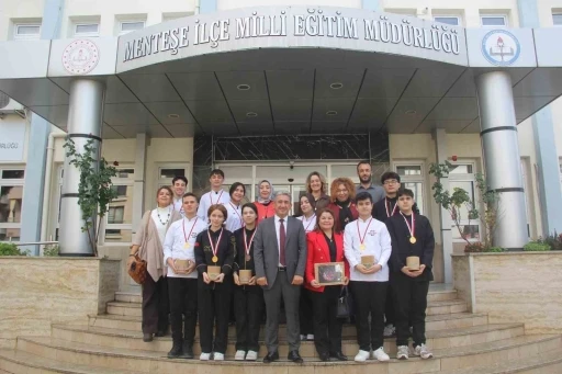 Menteşeli gen&ccedil; şefler, İstanbul&rsquo;dan 11 madalya ile d&ouml;nd&uuml;
