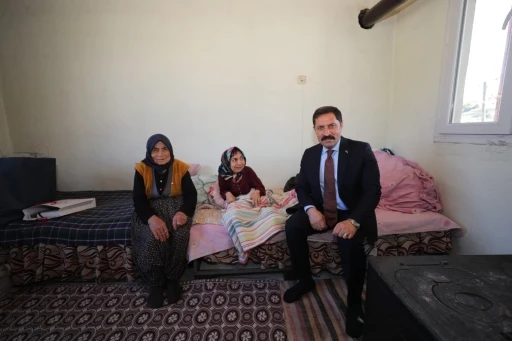 Merhametiyle T&uuml;rkiye&rsquo;ye &ouml;rnek olan 80 yaşındaki anne ve &ouml;mr&uuml;n&uuml; adadığı 61 yaşındaki engelli kızının Vali&rsquo;yle sohbetleri y&uuml;rekleri ısıttı
