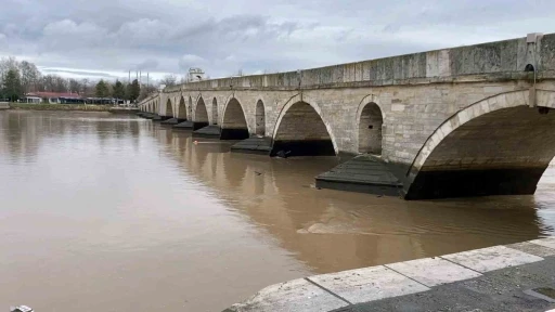Meri&ccedil; ve Tunca nehirlerinde su seviyesi y&uuml;kseldi
