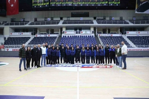 Merkezefendi Belediyesi Gen&ccedil;lik ve Spor Kul&uuml;b&uuml;&rsquo;nde şampiyona heyecanı yaşanıyor
