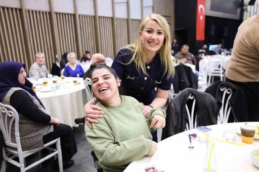 Merkezefendi&rsquo;de Engelsiz Yaşam Akademisi aileleri iftarda buluştu

