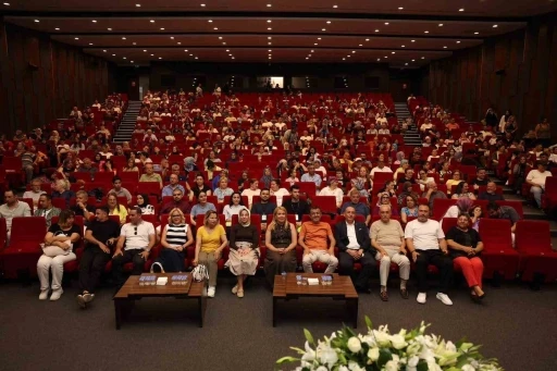 Merkezefendi Engelsiz Yaşam Akademisi&rsquo;nde yılsonu coşkusu yaşandı
