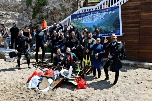 Mermerli Plajı&rsquo;nda deniz dibi temizliği

