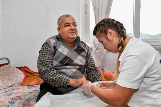 Mersin B&uuml;y&uuml;kşehir Belediyesi 2025&rsquo;te sağlık ve sosyal destekle her kesime ulaştı
