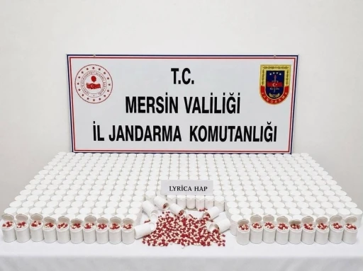 Mersin&rsquo;de 22 bin 400 sentetik hap ele ge&ccedil;irildi: 7 tutuklama
