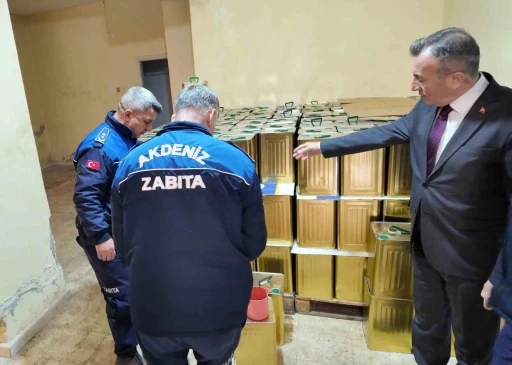 Mersin&rsquo;de 4,5 ton sahte zeytinyağı ele ge&ccedil;irildi
